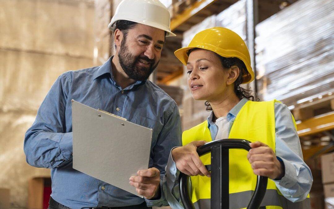 A segurança do trabalho é a área que se dedica ao estudo e estabelecimento de normas para aprimorar a segurança em ambientes laborais.