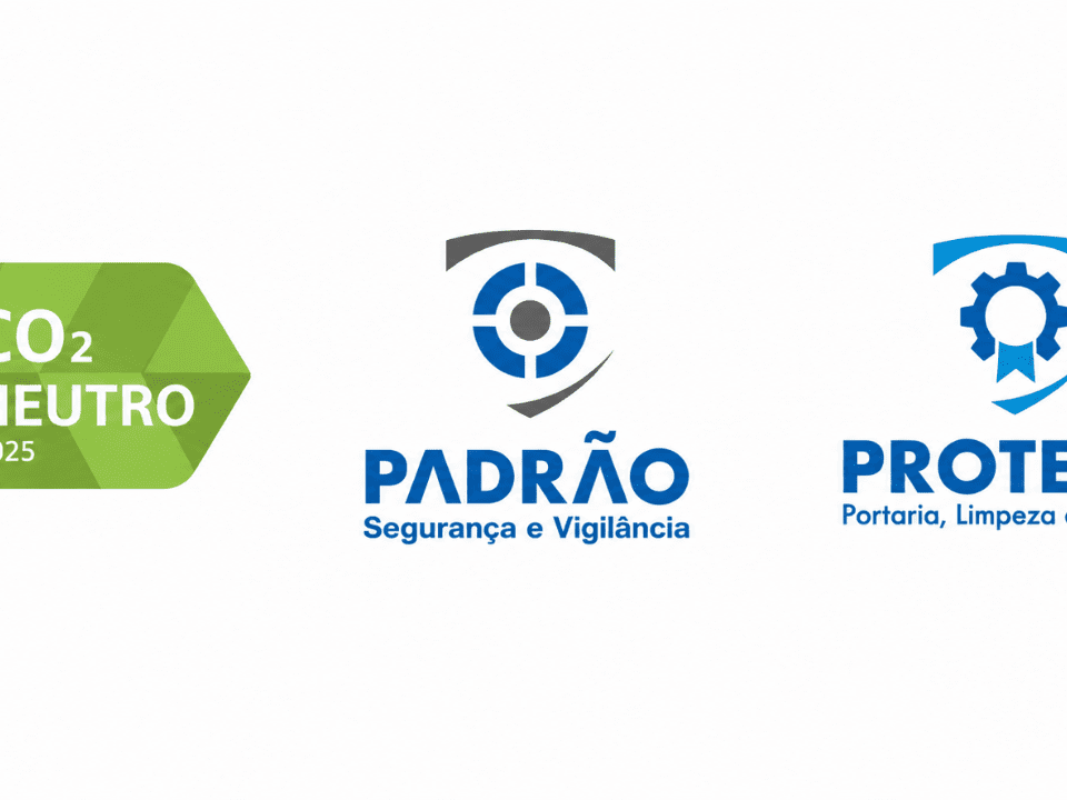 Selo CO₂ Neutro 2025 ao lado das marcas Padrão Segurança e Vigilância e Proteka, destacando o compromisso das empresas com práticas sustentáveis.